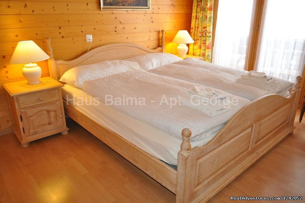 Master Bedroom | Swiss  Holidays in Zermatt | Image #9/16 | 