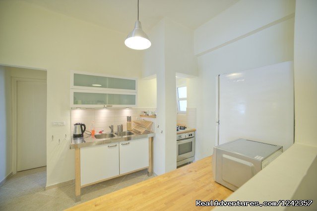 Newly Renovated 2 Bd Apartment | Image #8/14 | 