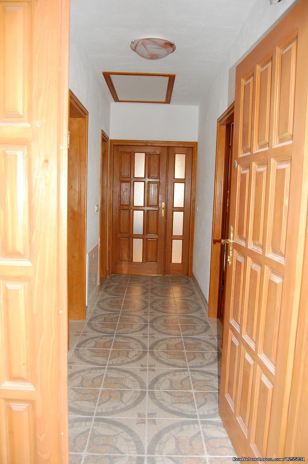 Entrance to the rooms.  | Apartments and Hostel Rooms Castanea Sarajevo | Image #7/10 | 