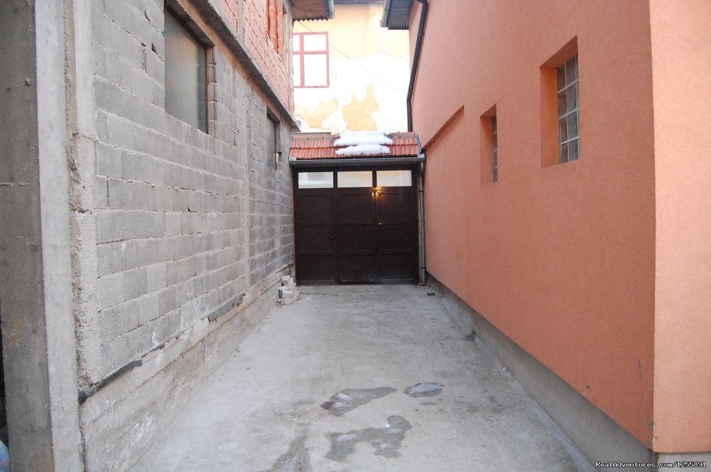 Garage | Apartments and Hostel Rooms Castanea Sarajevo | Image #10/10 | 