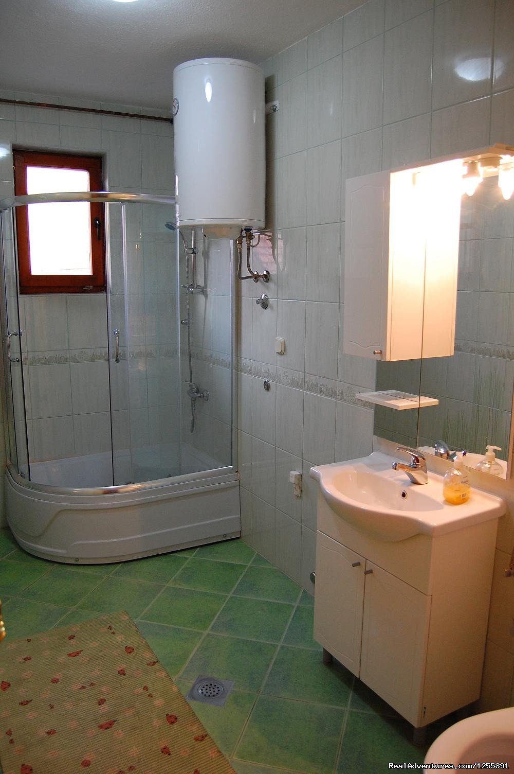 Toilet | Apartments and Hostel Rooms Castanea Sarajevo | Image #9/10 | 