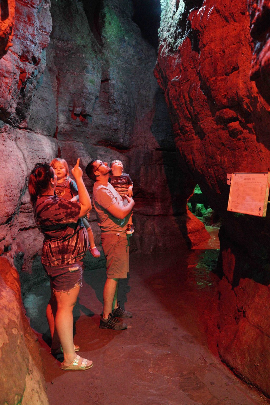 Olentangy Caverns | Delaware, Ohio  | Cave Exploration | Image #1/12 | 