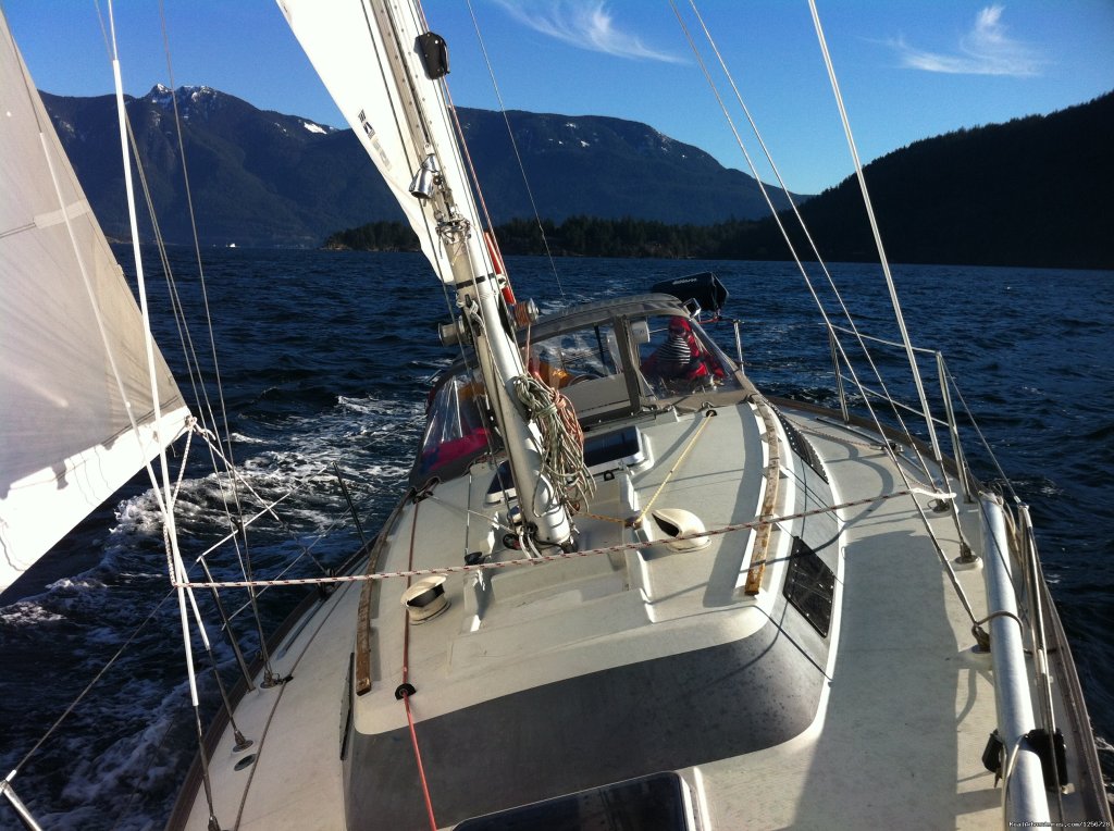 Sailing in Howe Sound, BC | Sailing Classes in Vancouver | Image #4/5 | 