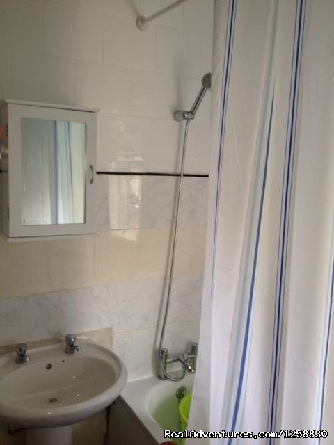 Self Catering Bathroom /shower Room | Self Catering Family Lodge | Image #5/6 | 