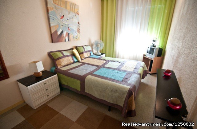 Guests' bedroom | A Cosy Double Bedroom With A Private Bathroom | Barcelona, Spain | Vacation Rentals | Image #1/12 | 