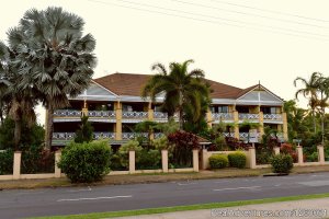 Waterfront Terraces Apartments Cairns | Cairns, Australia | Vacation Rentals