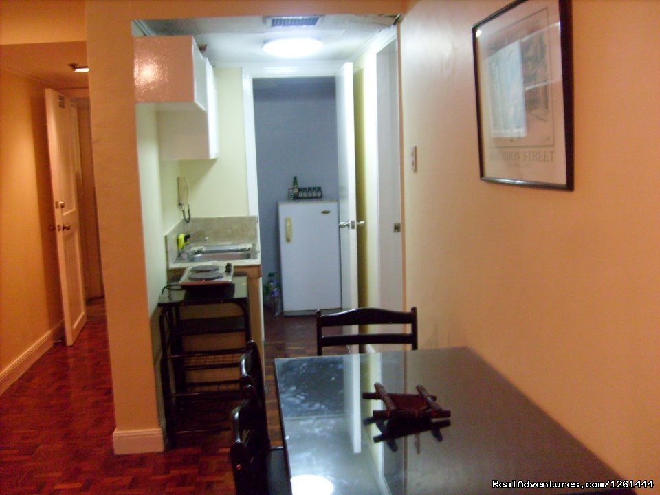 Kitchen | Convenient,Affordable & Secure Condo in Makati | Image #4/11 | 
