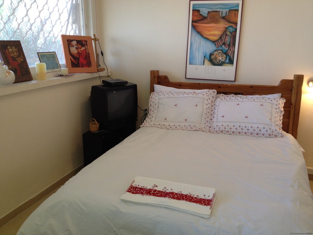 Super Comfy Bed, Great Mattress | Carmel mountain central & budget studio | Haifa, Israel | Vacation Rentals | Image #1/4 | 