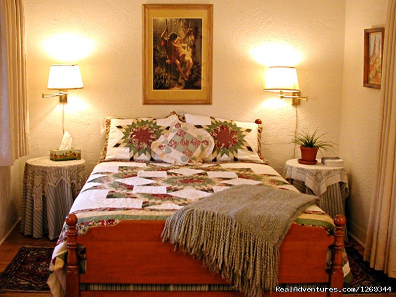 Homestead House Bedroom 2 | Cathedral Rock Lodge & Retreat Center | Image #11/16 | 