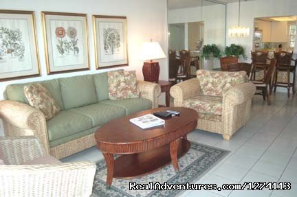 Living and dining areas | Yacht and Beach Club - Waterfront Condo | Image #5/25 | 