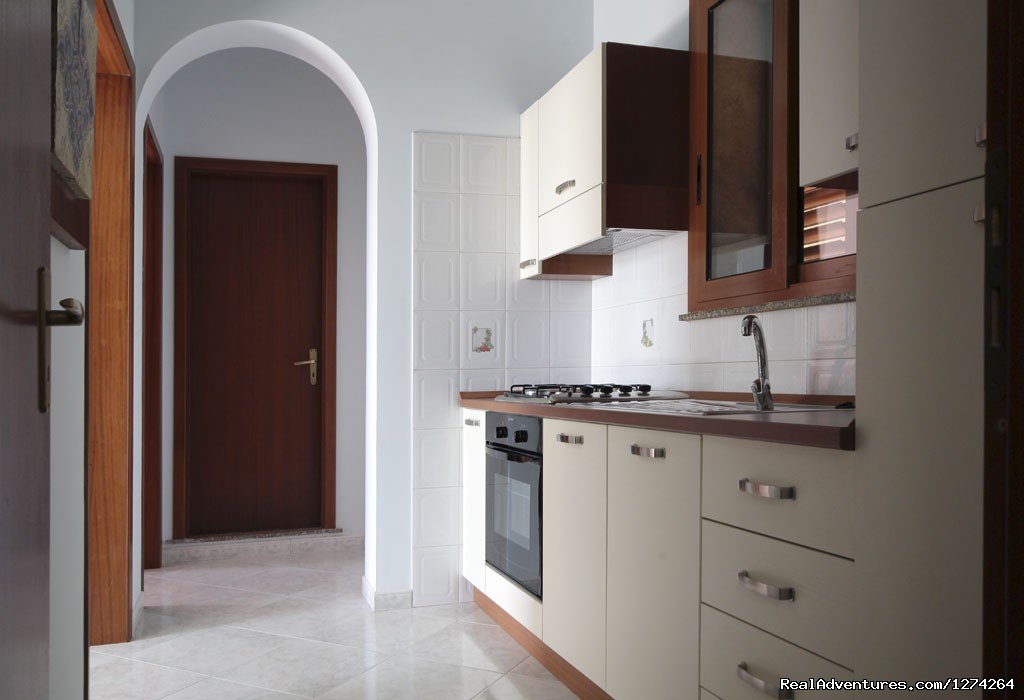 Kitchen | La Serissa Apartment | Image #10/10 | 
