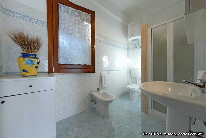 Bathroom With Shower | House By The Sea | Image #5/9 | 