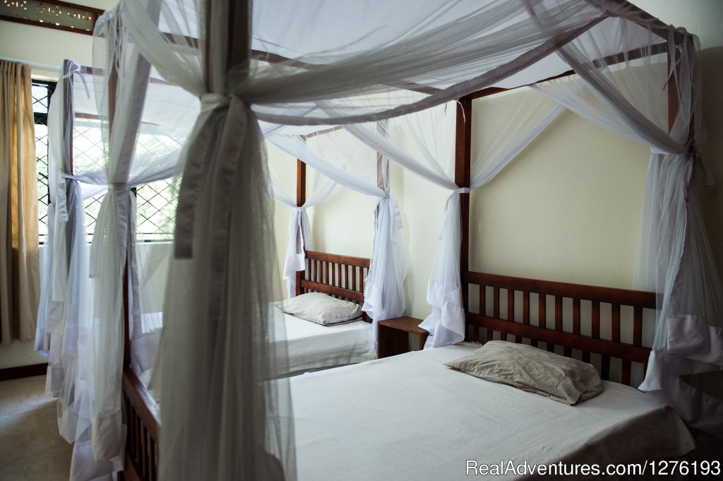 Twin Beds In Every Second Bedroom | Vacation Rentals Short And Long Stays | Image #8/25 | 