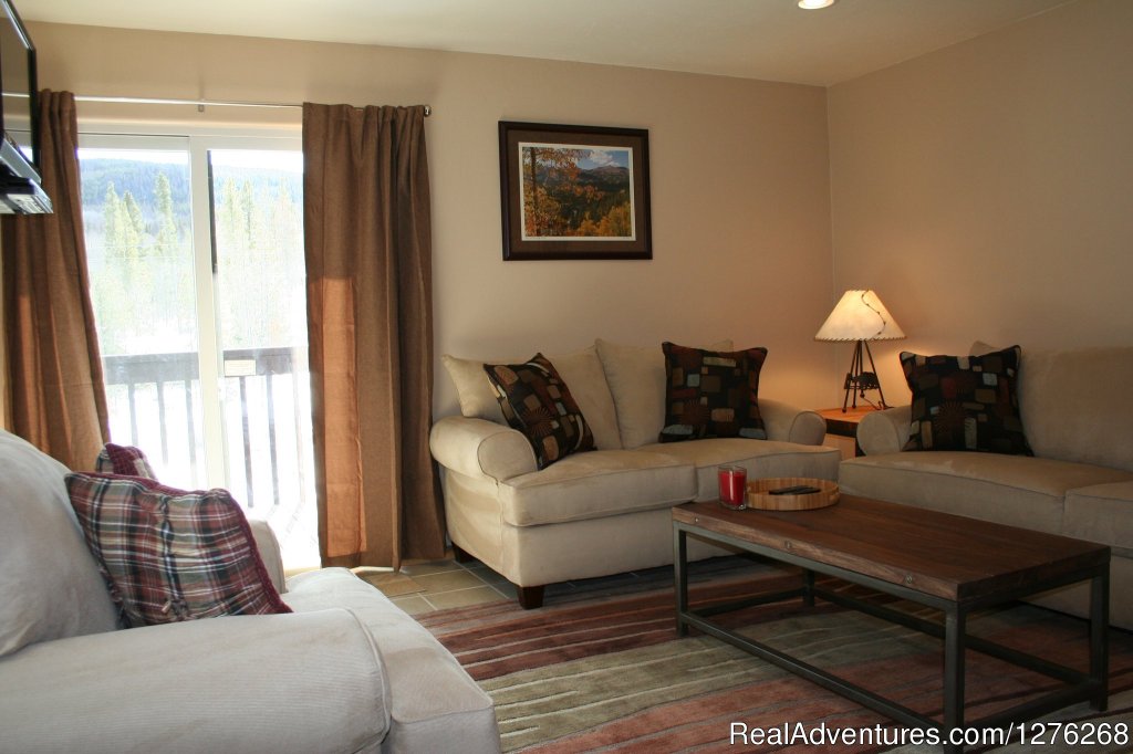 Living Room | Updated condo in Summit County - Colorado Rockies | Image #12/12 | 