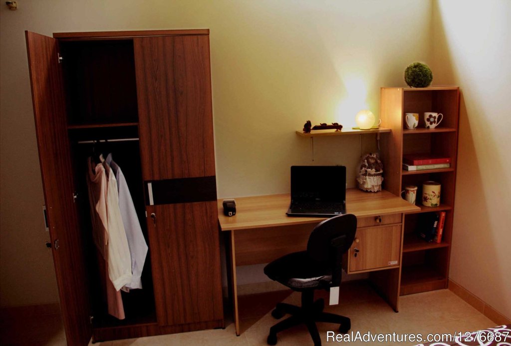 Room Type 1: 1 Queen Sized Bed | Room for Rent In Central Jakarta | Image #12/17 | 