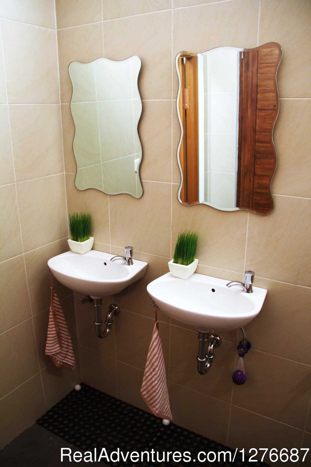 Shared Bathroom | Room for Rent In Central Jakarta | Image #9/17 | 