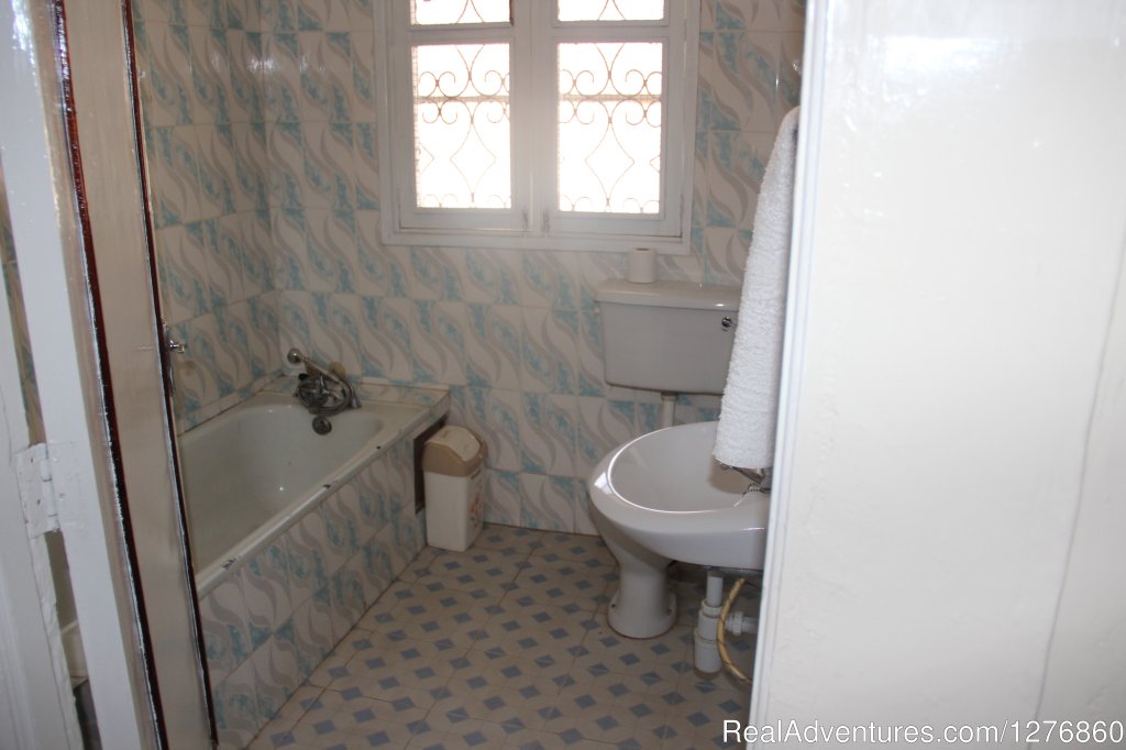 Bath & shower room | Vacation Rental Apartment and Hotel. Kisumu,Kenya | Image #17/19 | 
