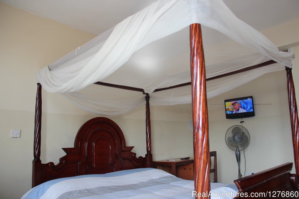 Double Deluxe | Vacation Rental Apartment and Hotel. Kisumu,Kenya | Image #2/19 | 