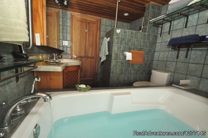 Downstairs bathroom | Volare-In the heart of adventure in Costa Rica | Image #13/24 | 