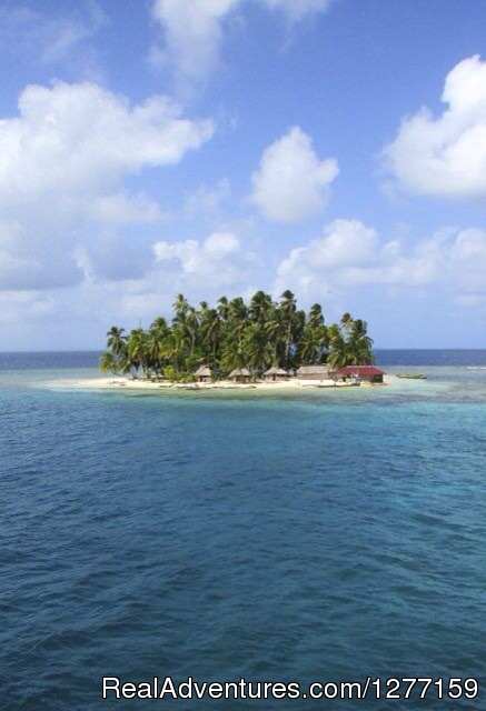 Sailing in San Blas Islands Photo