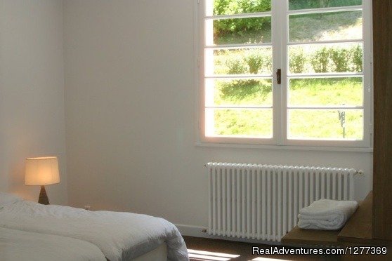 Twin room | Yoga, Gourmet Raw food/chocolate South of France | Image #5/17 | 