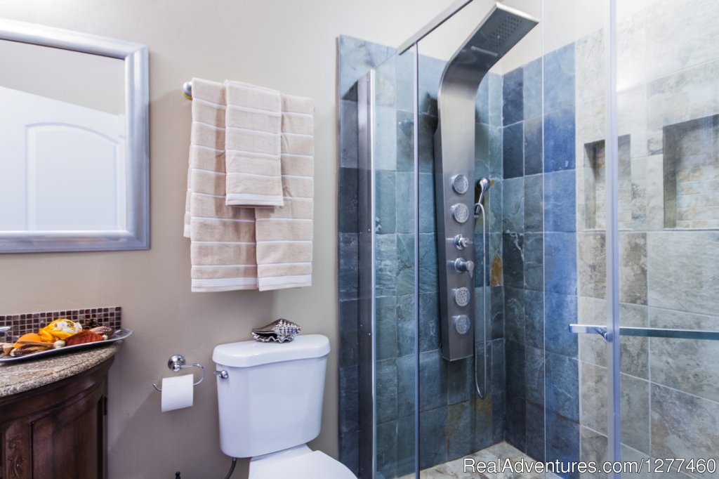 Bathroom 2 | Vacation House 5 min. from Disney Land | Image #15/25 | 