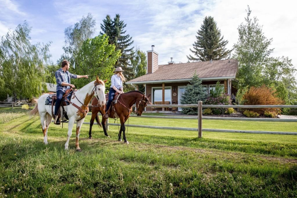 Trail Rides At The Rocking R Guest Ranch | Rocking Guest Ranch | Strathmore, Alberta  | Bed & Breakfasts | Image #1/5 | 