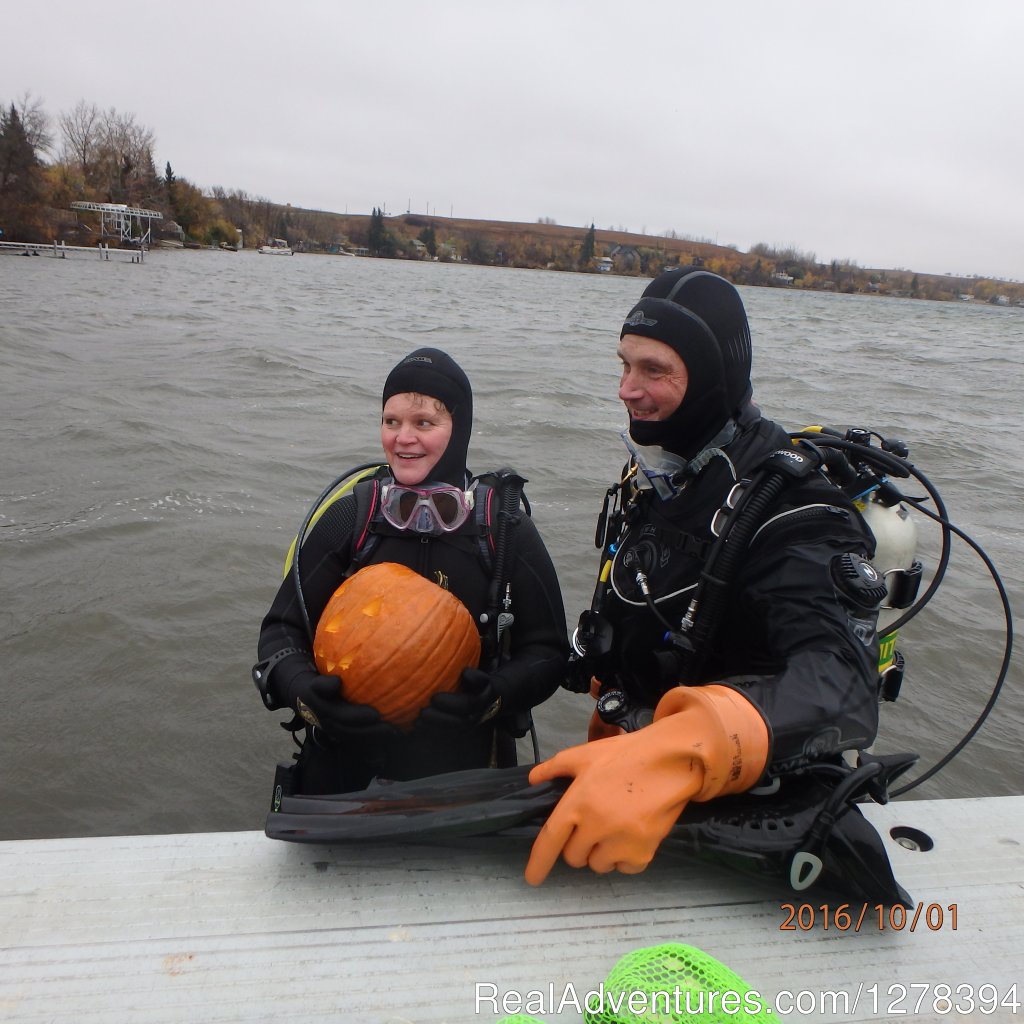 Clear Lake Pumpkin Dive | Alberta Adventure Divers | Image #4/5 | 