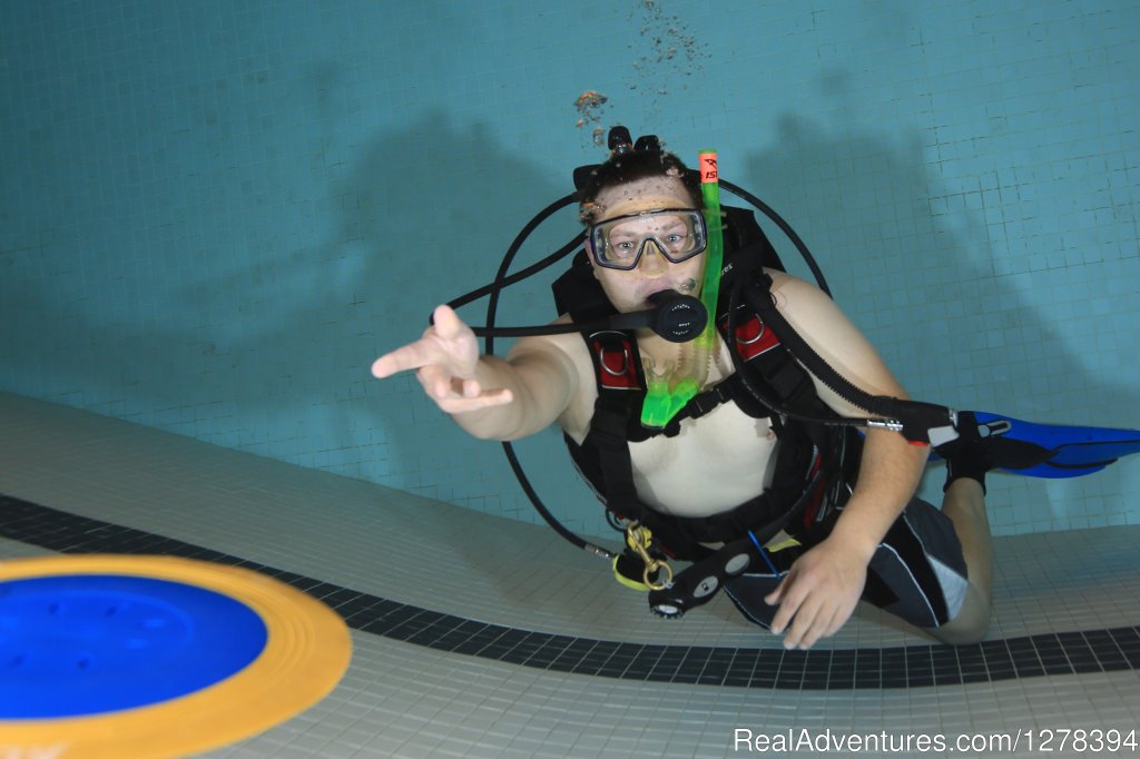Pool Scuba lessons | Alberta Adventure Divers | Image #3/5 | 