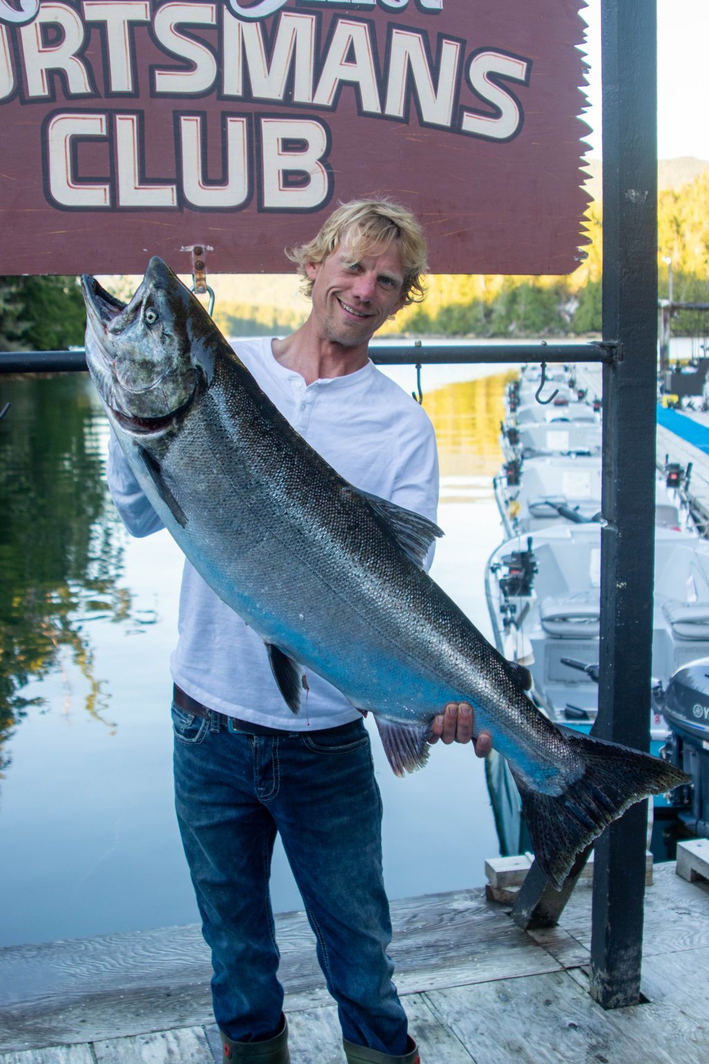 Rivers Inlet Sportsman's Club Fishing Lodge | Vancouver, British Columbia  | Fishing Trips | Image #1/8 | 