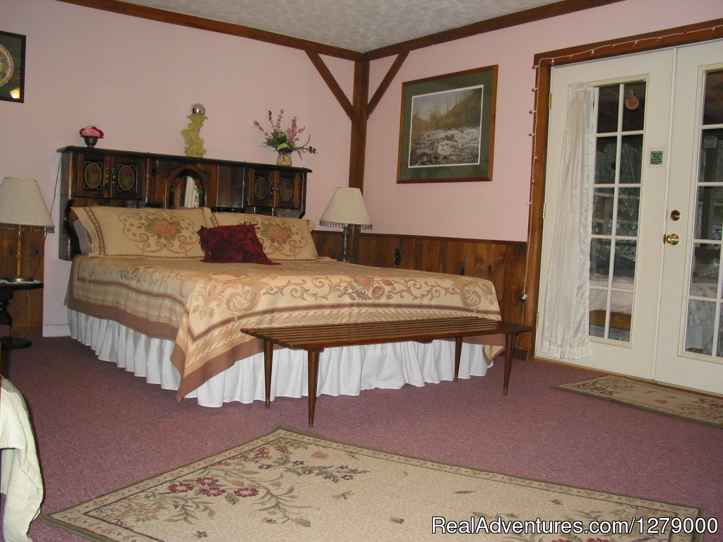 Master Bedroom | Creek's End Riverside Retreat | Image #14/19 | 