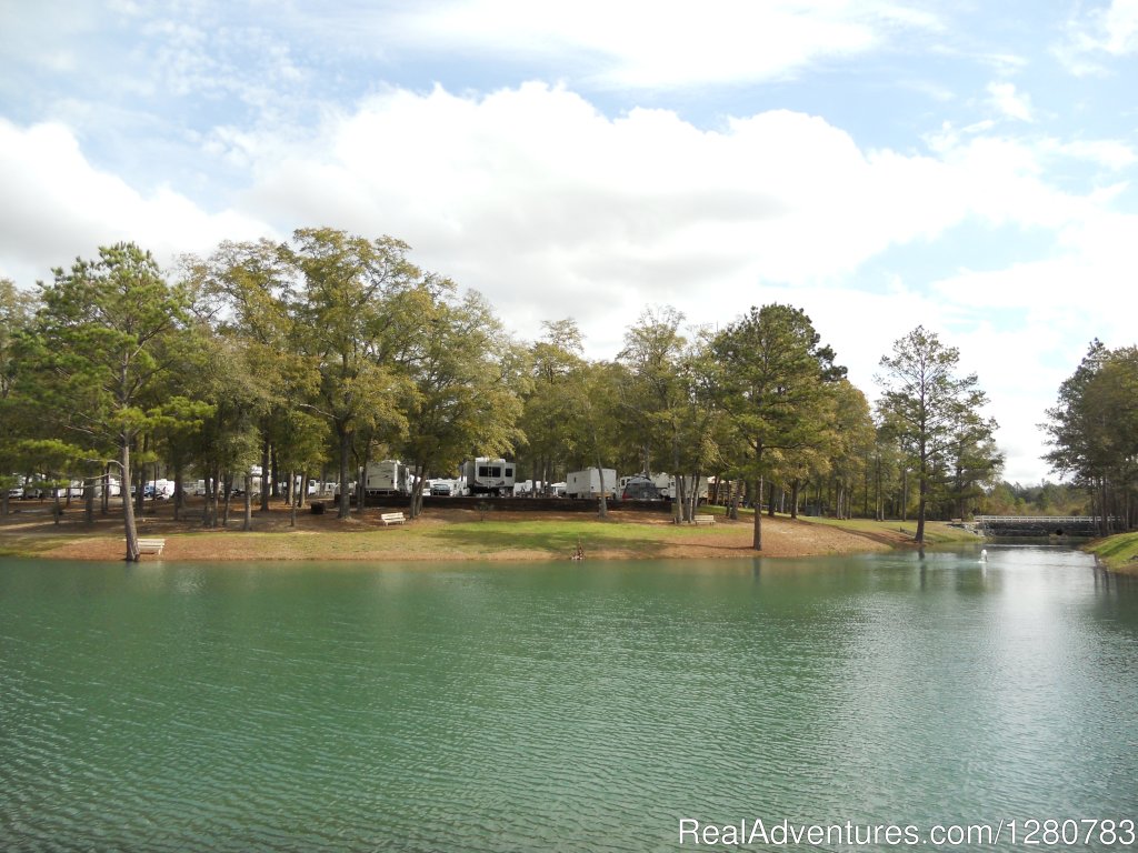 Lakeside RV Sites | Fair Harbor RV Park & Campground | Image #2/8 | 