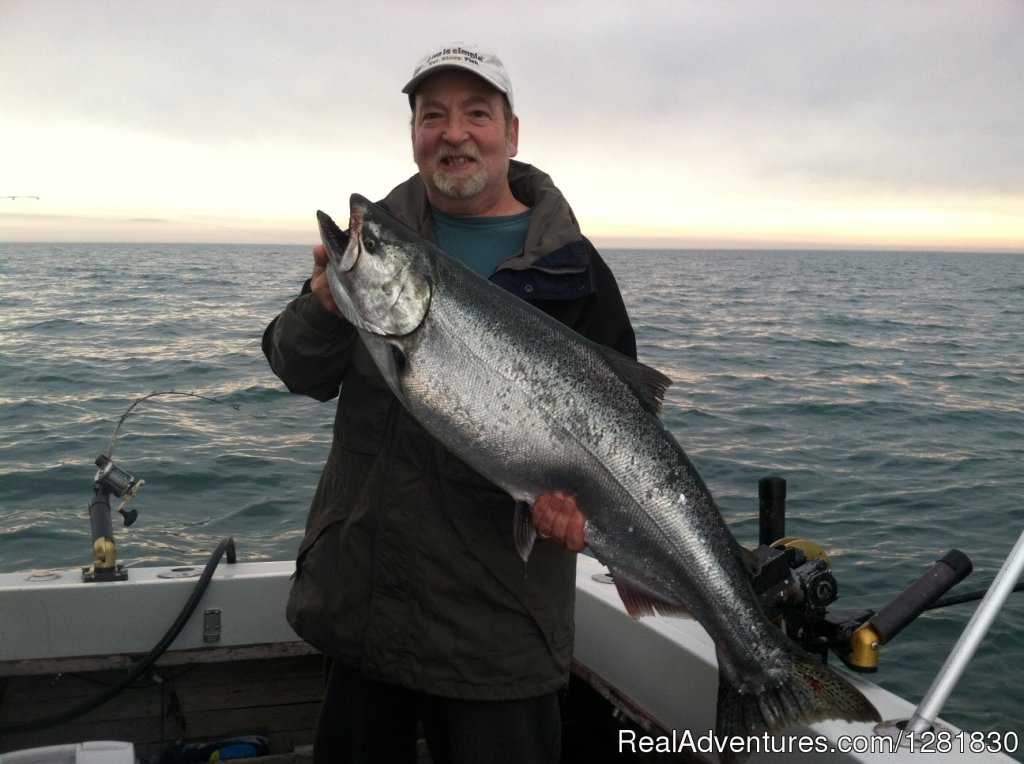 Big King Salmon | Kristy Lynn Charters | Waukegan, Illinois  | Fishing Trips | Image #1/1 | 