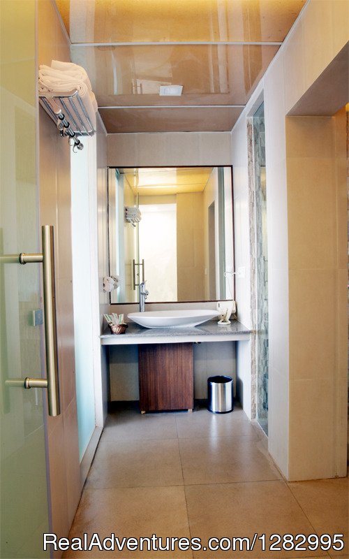 Bathroom | Aamari Resorts | Image #3/21 | 