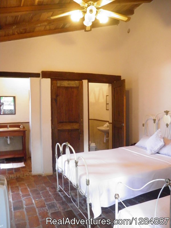 Room 2 | Hostal Casa Brisas de Alameda | Image #3/4 | 
