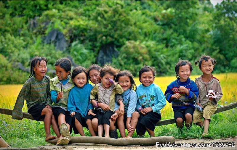 enjoy with kid in Sapa Vietnam | Hanoi Sapa Halong Bay Itinerary Discovery | Image #4/5 | 