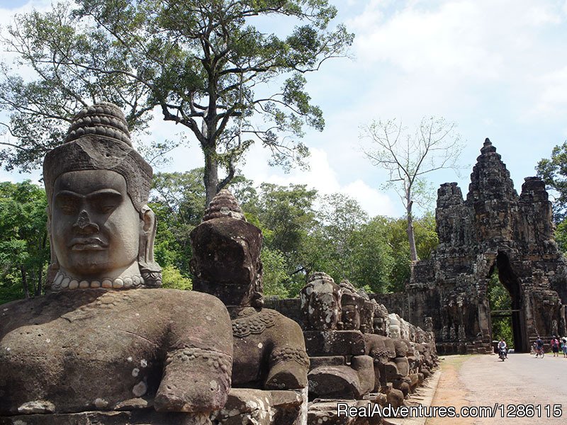 Angkor Thom 01 | Cambodia Private Tour Packages | Image #11/12 | 