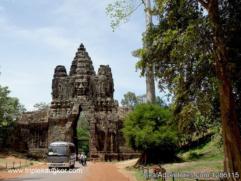 South Gate of Angkor Thom 01 | Cambodia Private Tour Packages | Image #12/12 | 