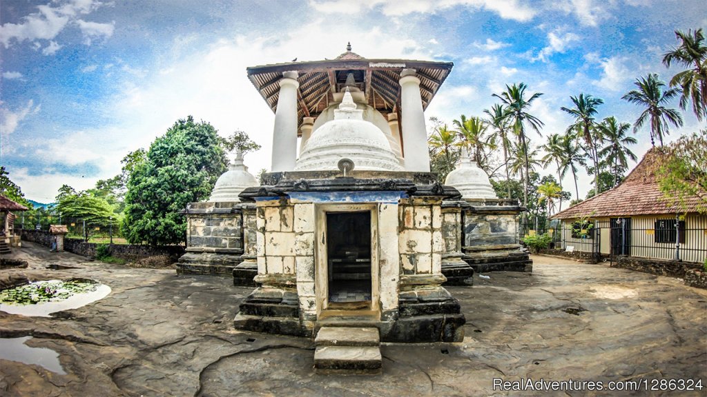 Gadaladeniya Rajamaha Viharaya | Sri Lanka Round Island Tours | Image #2/6 | 