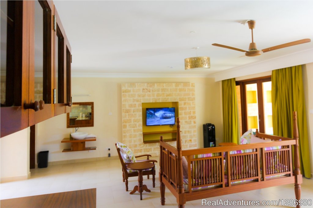 Lounge @ Villa Mandhari | Villa Mandhari Diani Beach- Luxury Villas | Image #5/5 | 