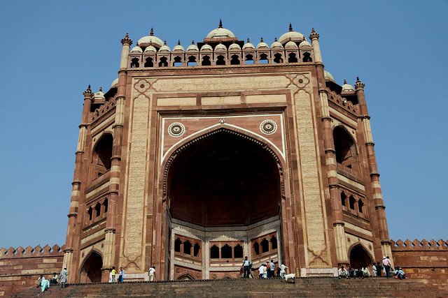 Buland Darwaza Fatehpur Sikari | Taj Mahal Tour Packages | Kohinoor Holidays | Image #4/5 | 