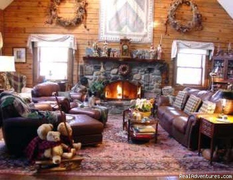 Cozy Livingroom | Holly Cabin | Image #2/2 | 