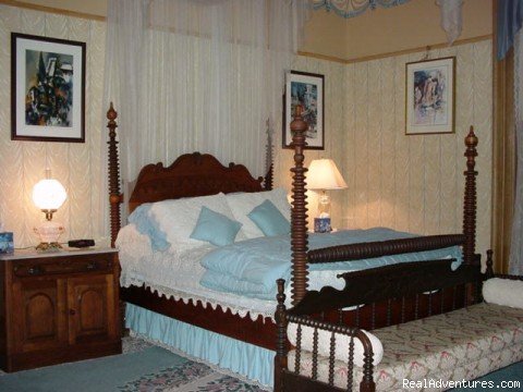 Pomegranate | Garth Woodside Mansion Bed and Breakfast Country | Image #3/5 | 