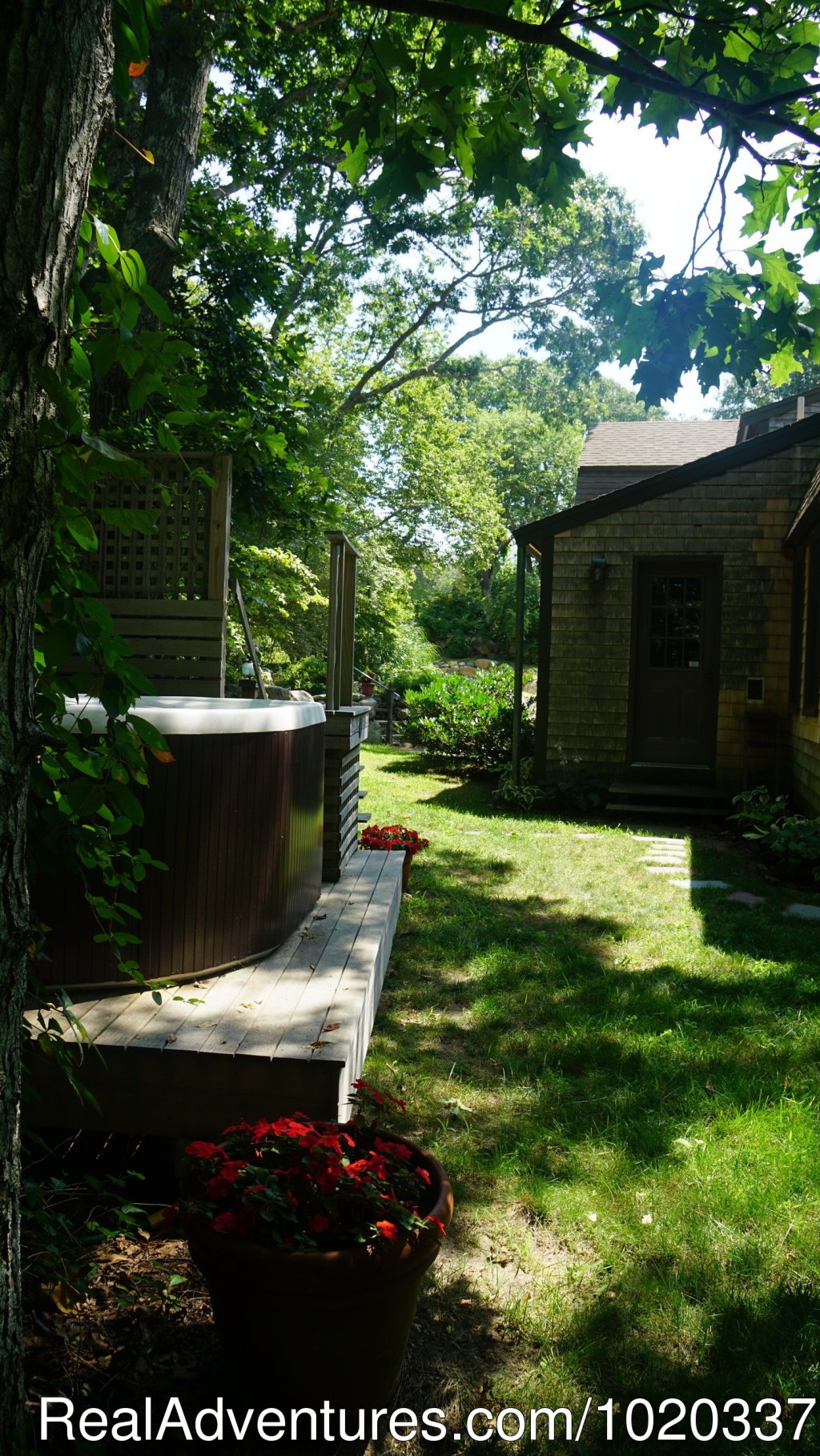 Deer Run French Country Style Farmhouse / Hot Tub | Image #21/22 | 