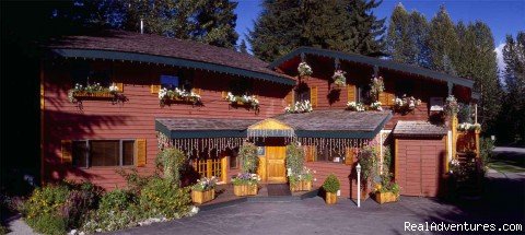 Summer at Cedar Springs Lodge | Whistler: Cedar Springs Bed and Breakfast Lodge | Image #2/4 | 