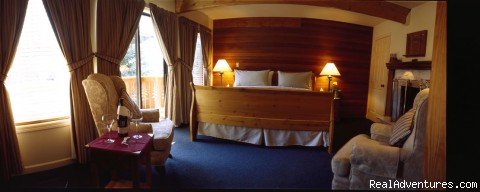 Honeymoon Suite | Whistler: Cedar Springs Bed and Breakfast Lodge | Image #3/4 | 