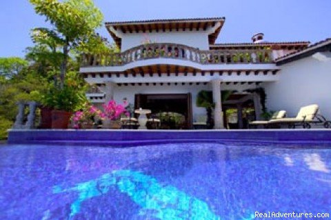 Pool to Villa | Casa Del Quetzal | Image #2/24 | 