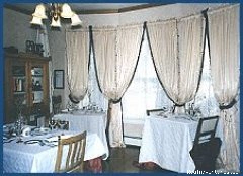 The Ice Palace Inn B&B's Dining Room | The Ice Palace Inn Bed & Breakfast | Image #4/5 | 