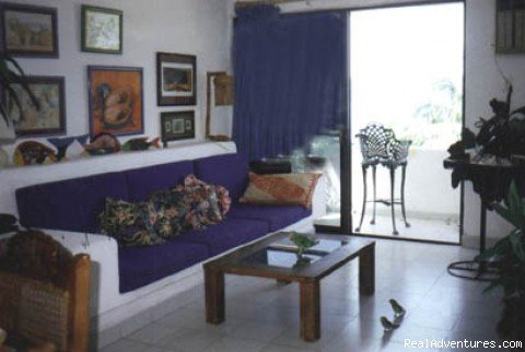living room | Casa Leigh Y Loros, Zihuatanejo Mexico | Image #3/9 | 