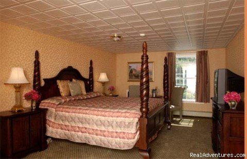 Four Poster Beds in Some Rooms | King's Port Inn | Image #4/4 | 